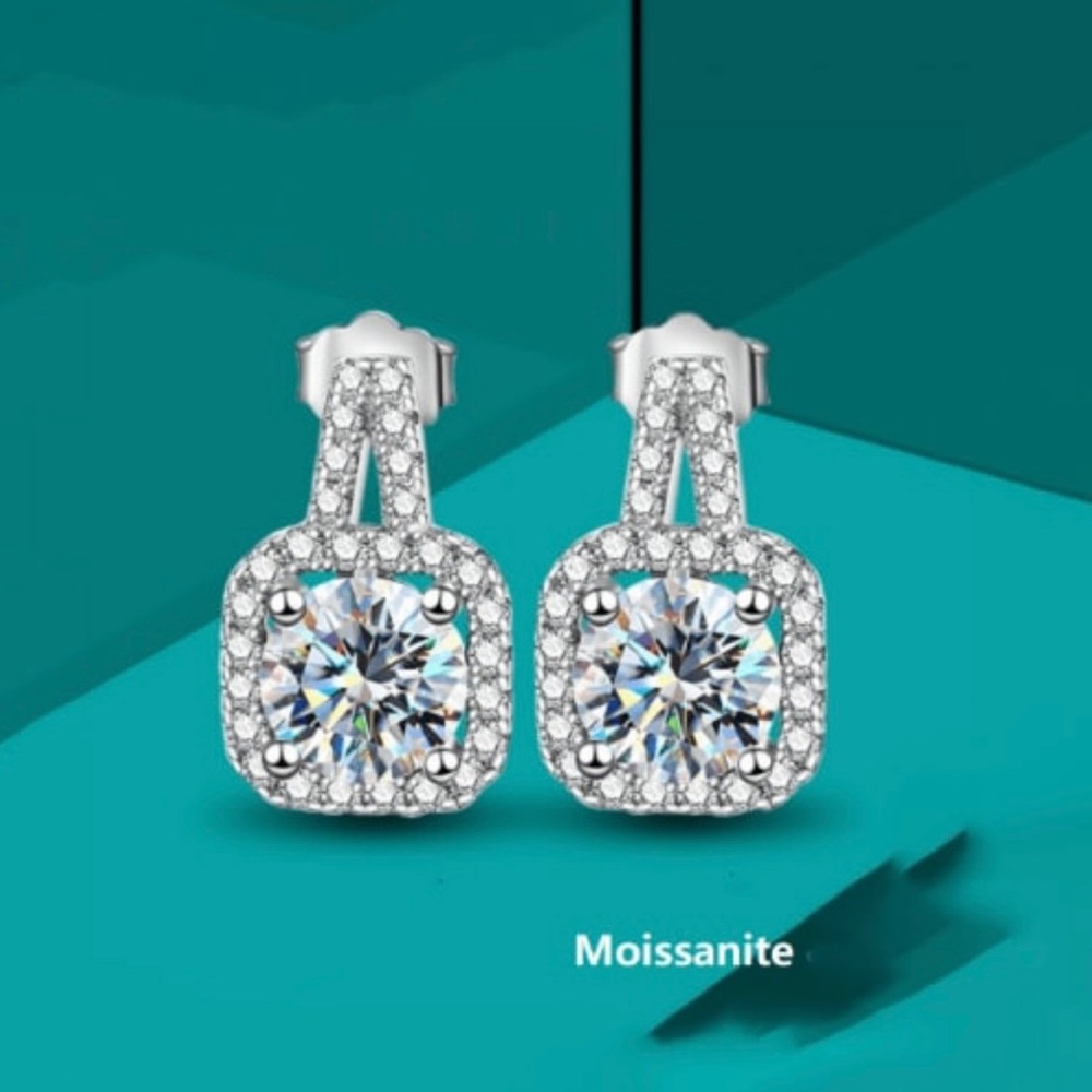 925 Sterling Silver Moissanite Square Dainty Cluster Earring